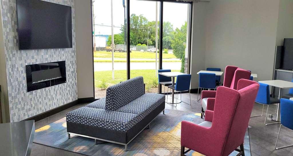 Best Western Plus Harrisonburg Interior photo